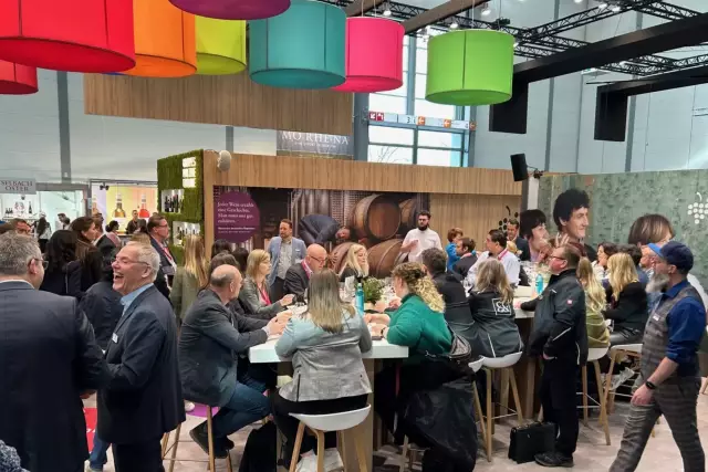 Prowein 2024  - Publikum am DWI-Stand